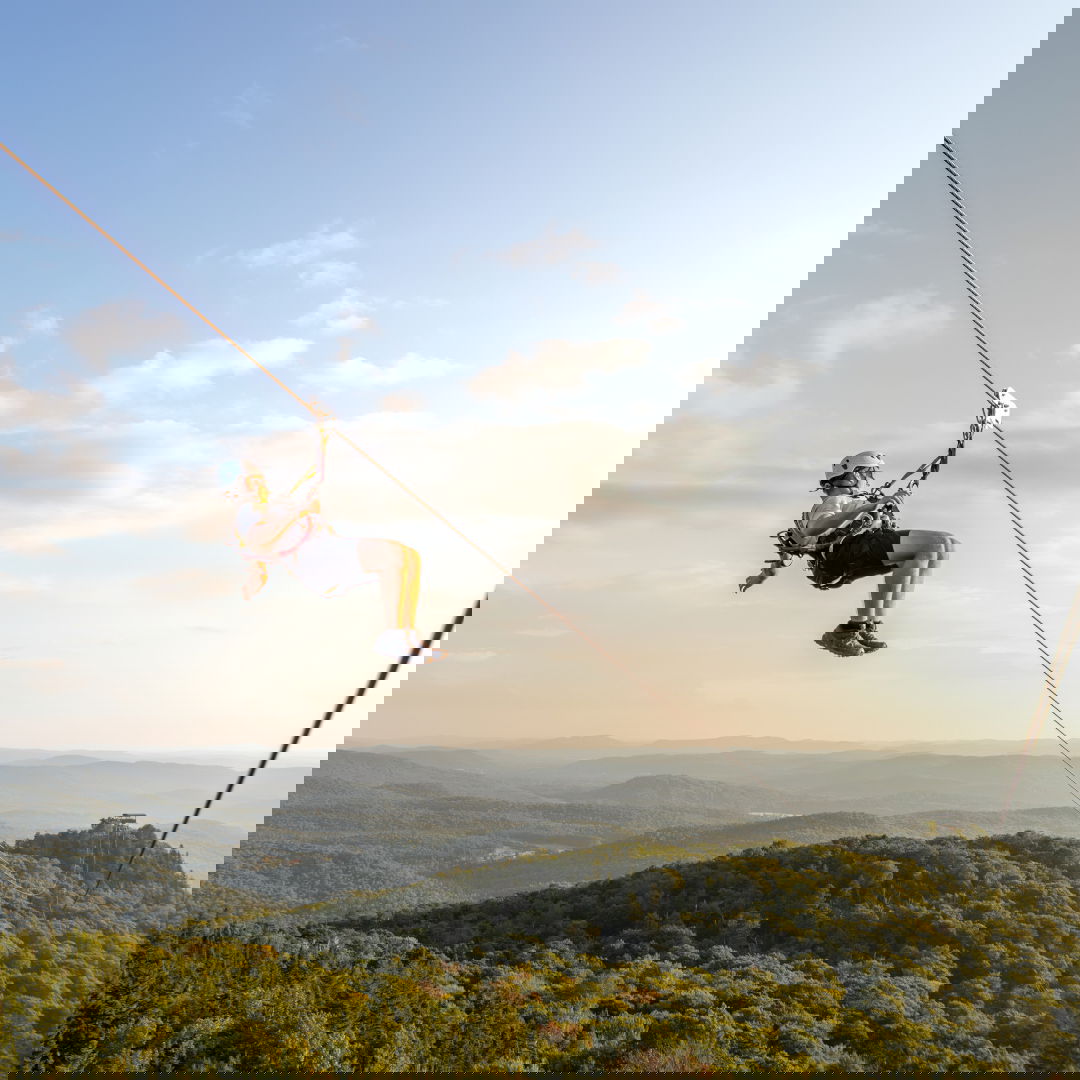 André Lutereau – Travelling Henrique Cisneros | Filmed over 1 flight by @eladio_roca in