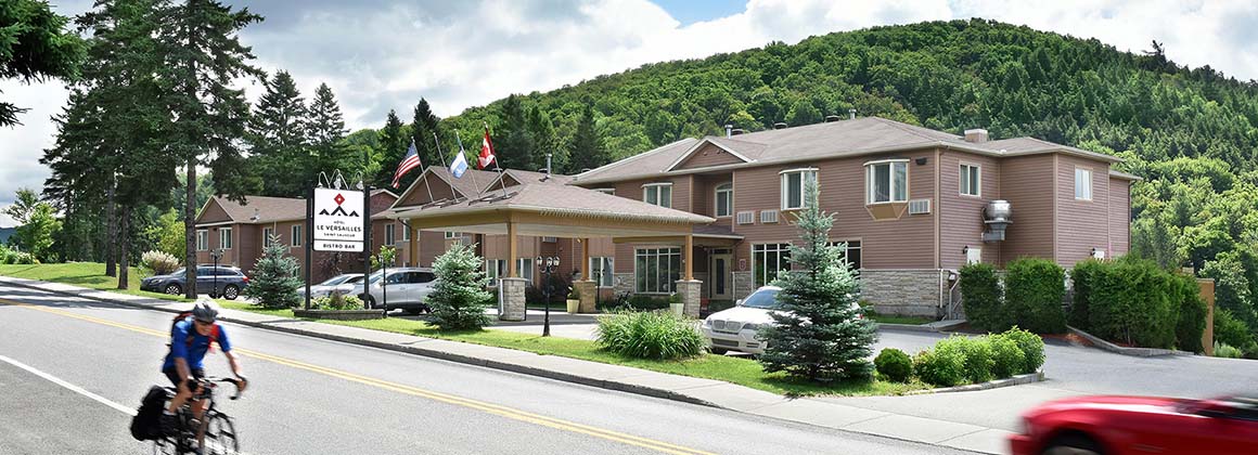 HOTEL LE VERSAILLES ST-SAUVEUR