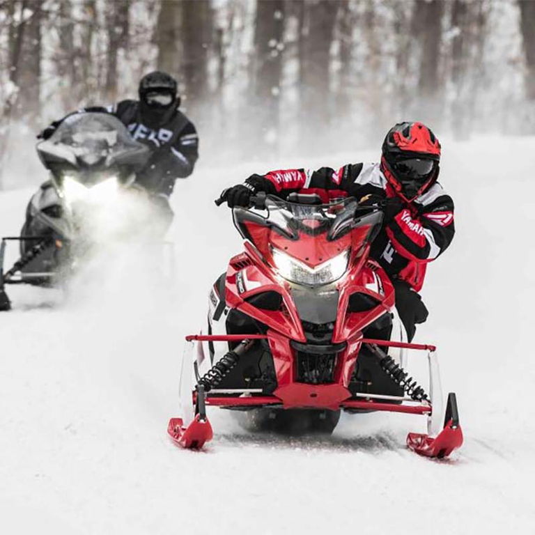 DESJARDINS SAINTE-ADÈLE MARINE – LOCATION DE MOTONEIGE