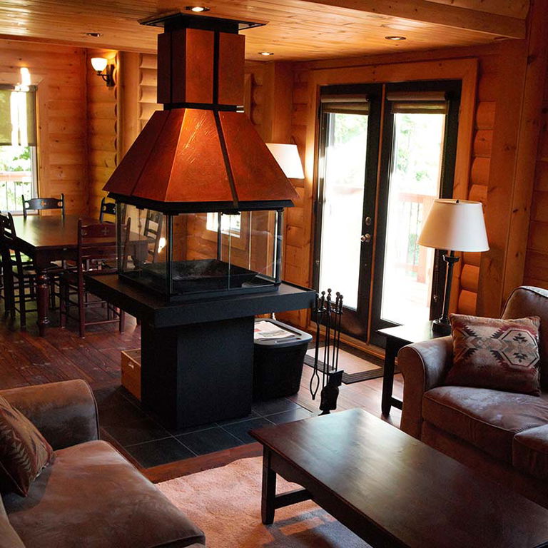 SELENIA LODGE