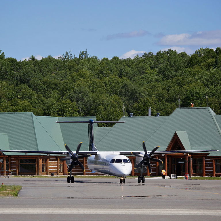AÉROPORT LA MACAZA – MONT-TREMBLANT INTERNATIONAL