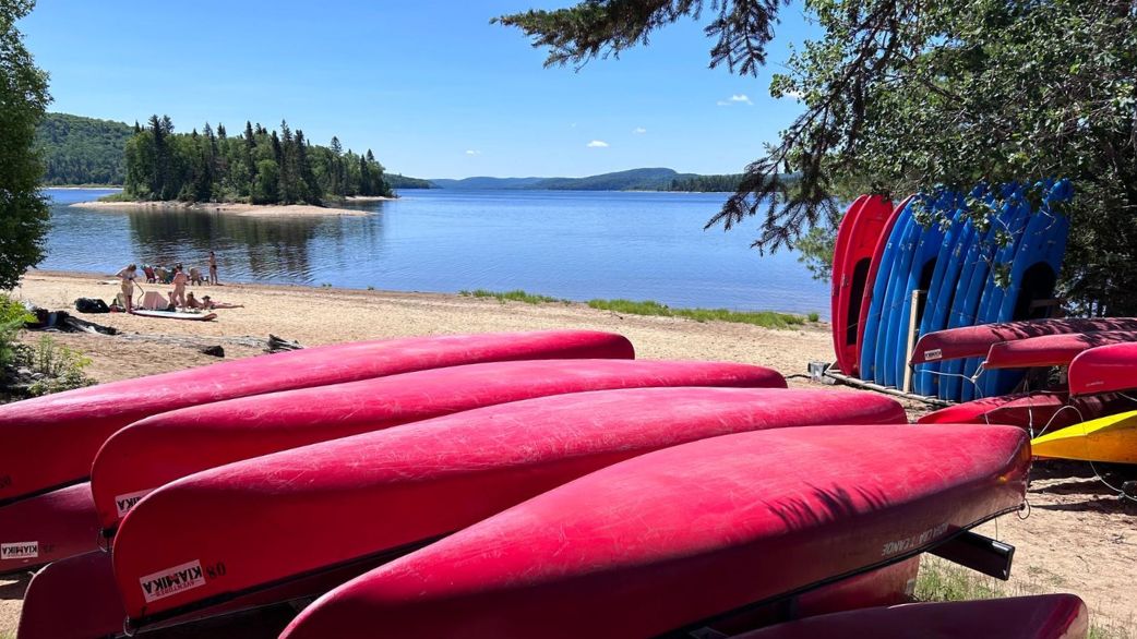 AVENTURES KIAMIKA – HÉBERGEMENT