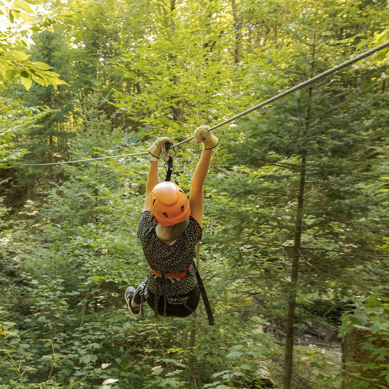 CENTRE D&rsquo;ACTIVITÉS NATURE KANATHA-AKI – TYROLIENNES